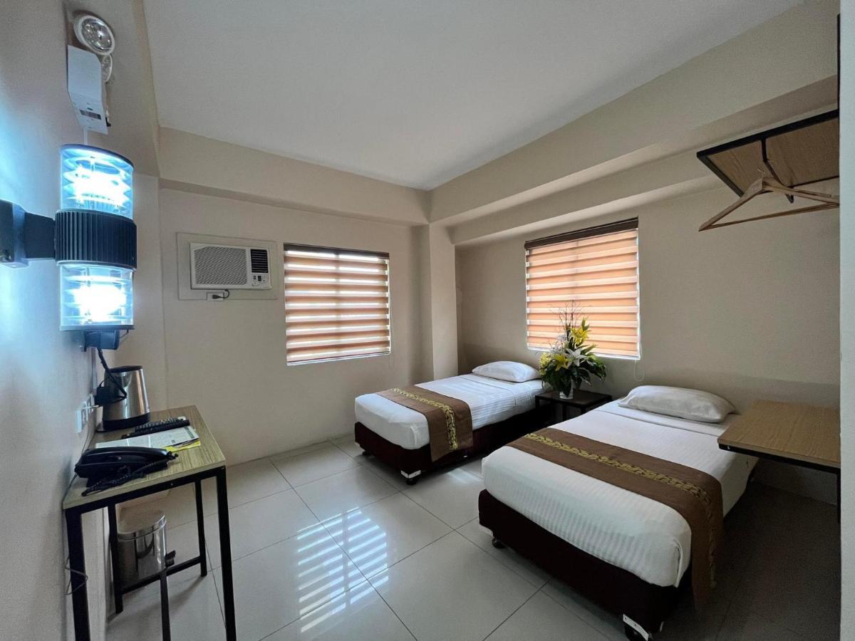 Eon Centennial Express Hotel Iloilo City Exterior photo